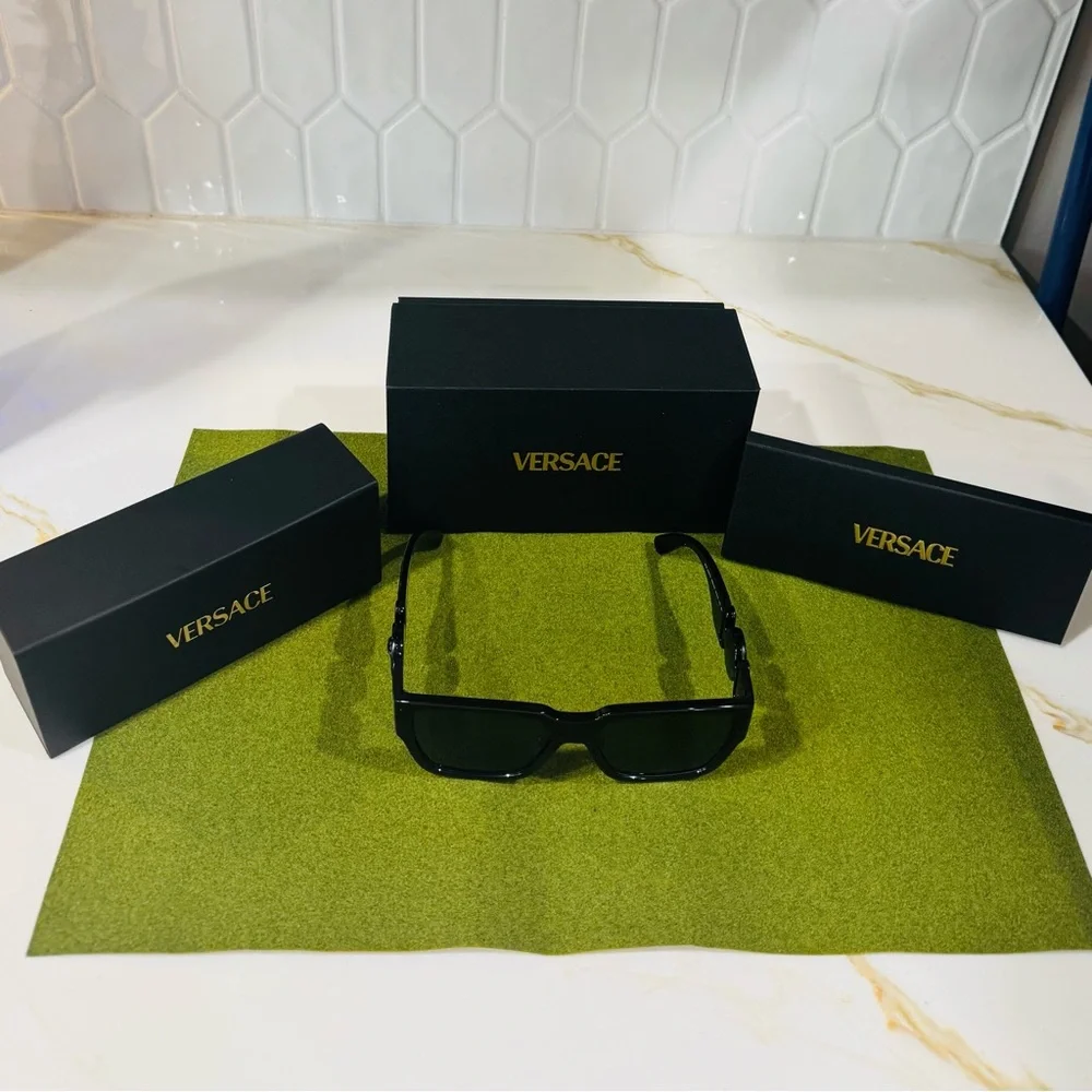 Versace Black Rectangular Sunglasses - Picture 3 of 11